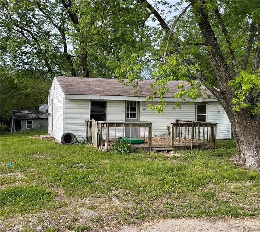 601 W Van Buren Street Property Photo