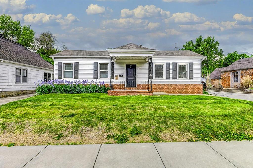 743 Washington Street Property Photo 1