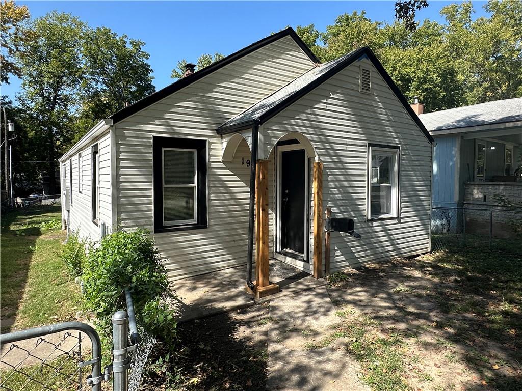 1414 S Logan Avenue Property Photo 1