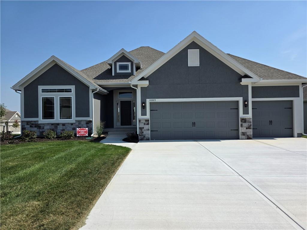 10205 N Winchester Avenue Property Photo 1