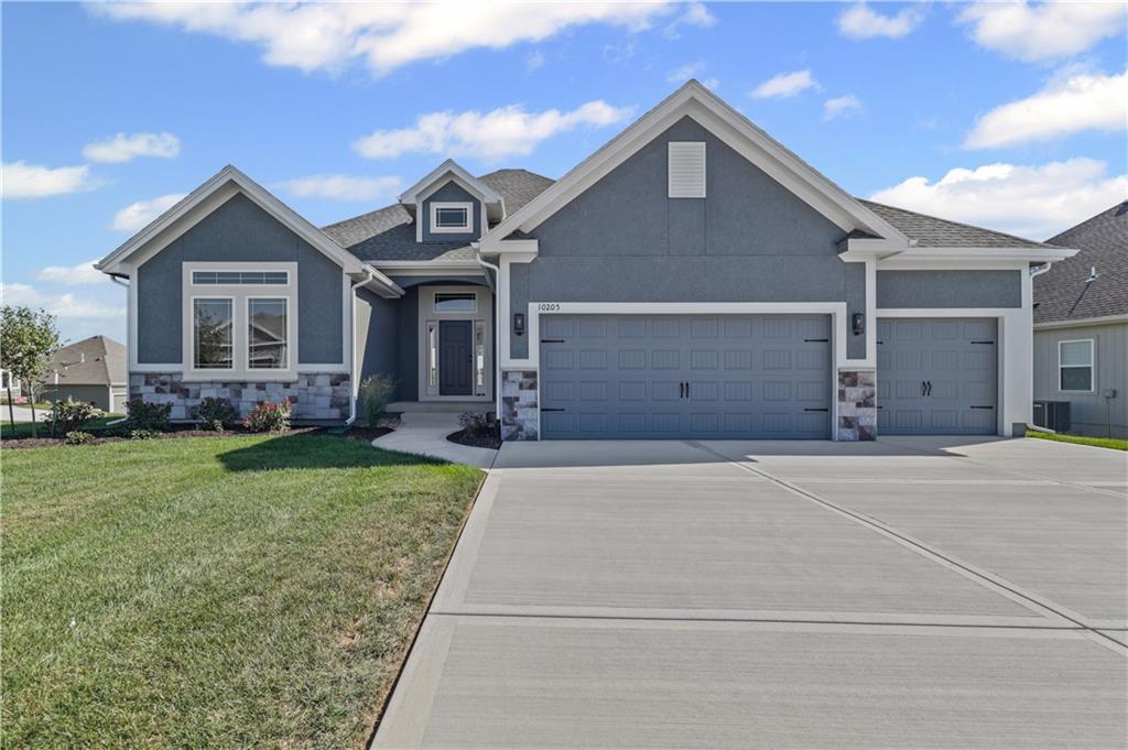 10205 N Winchester Avenue Property Photo 2