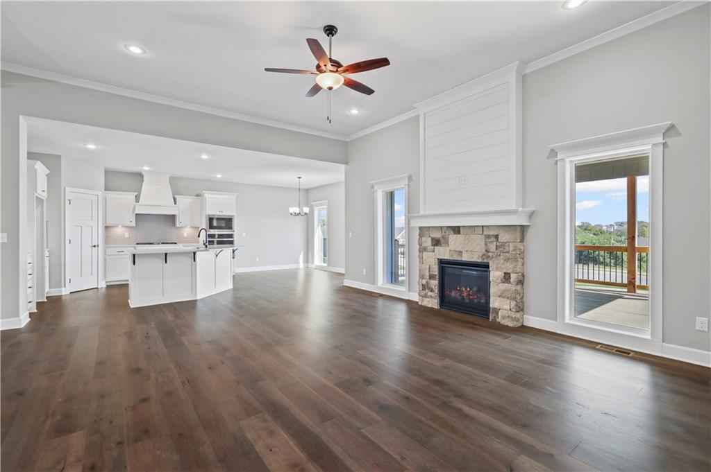 10205 N Winchester Avenue Property Photo 4