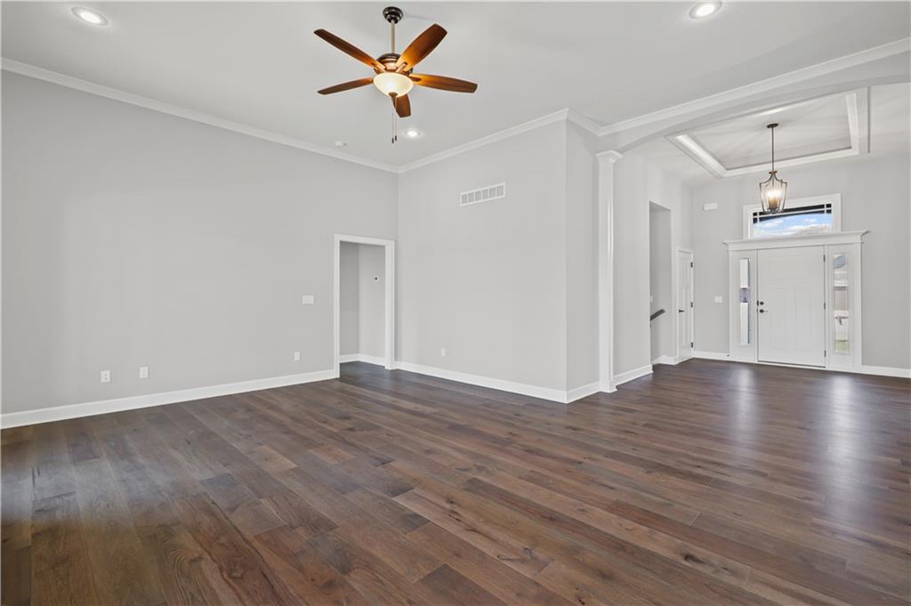 10205 N Winchester Avenue Property Photo 6