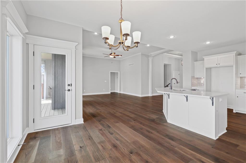 10205 N Winchester Avenue Property Photo 8