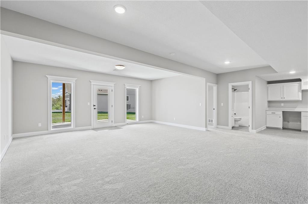 10205 N Winchester Avenue Property Photo 14