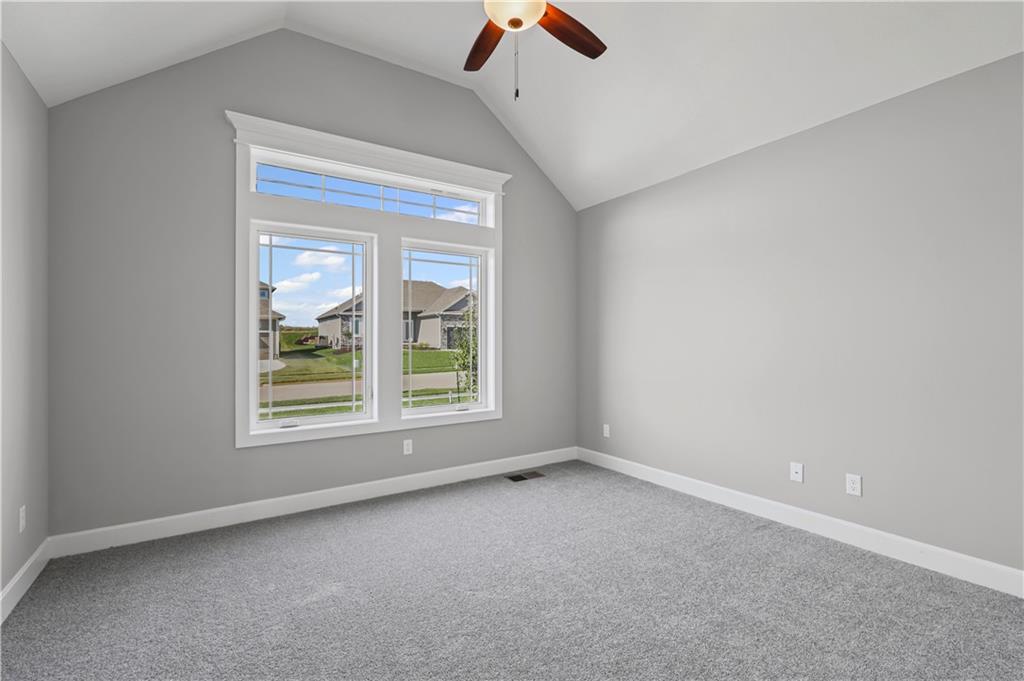 10205 N Winchester Avenue Property Photo 16