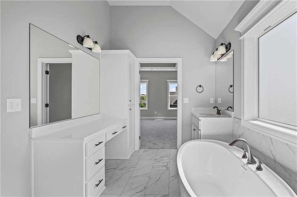 10205 N Winchester Avenue Property Photo 23