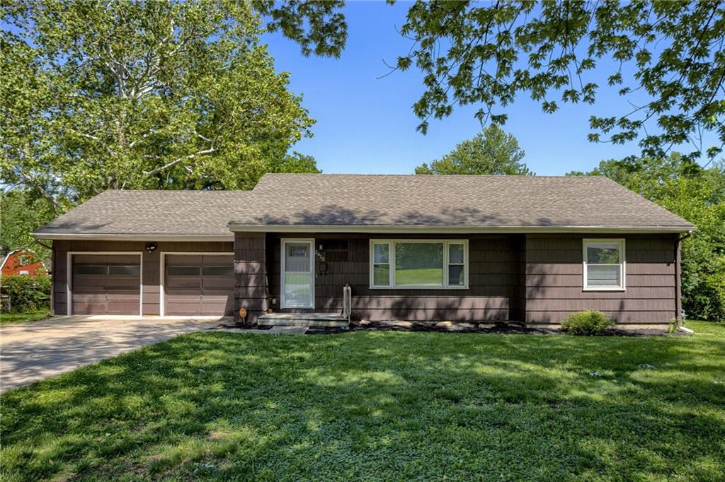 2413 Queen Ridge Drive Property Photo 1
