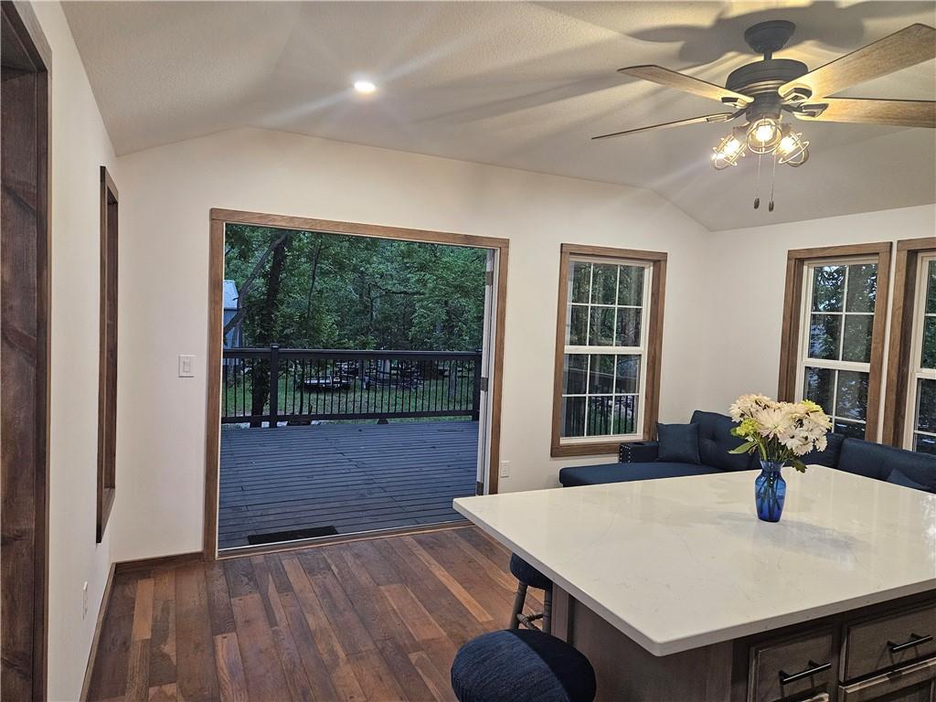13 S Lakeside Circle Property Photo 2