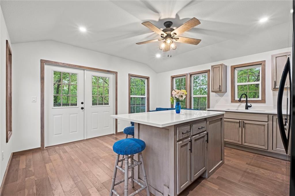 13 S Lakeside Circle Property Photo 4