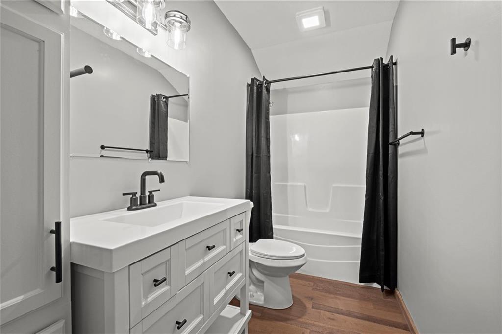 13 S Lakeside Circle Property Photo 6