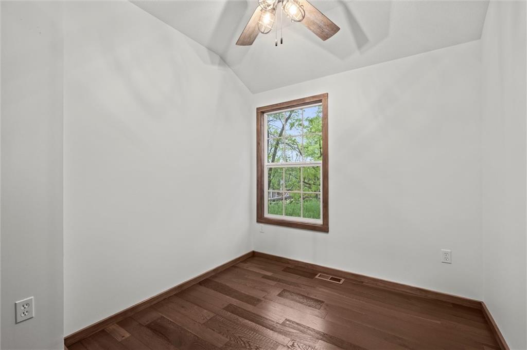 13 S Lakeside Circle Property Photo 12