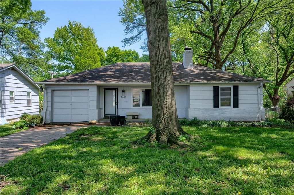 7631 Charlotte Street Property Photo