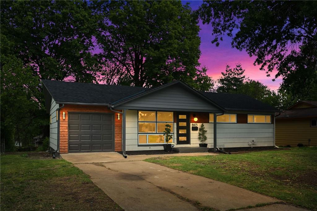8605 Everett Street Property Photo
