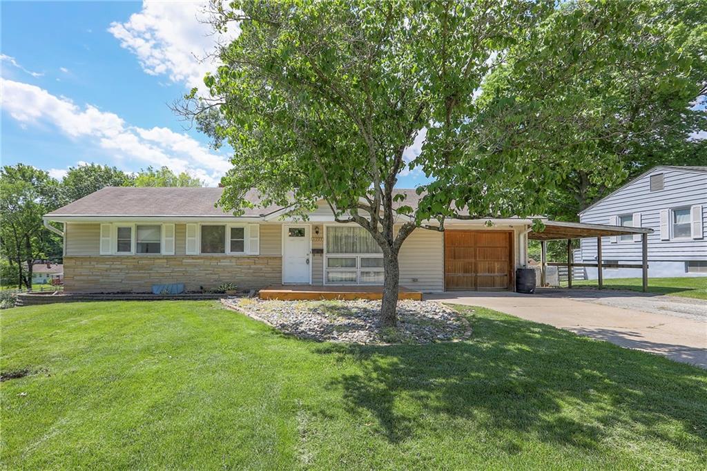 11205 E 49th Street Property Photo 1