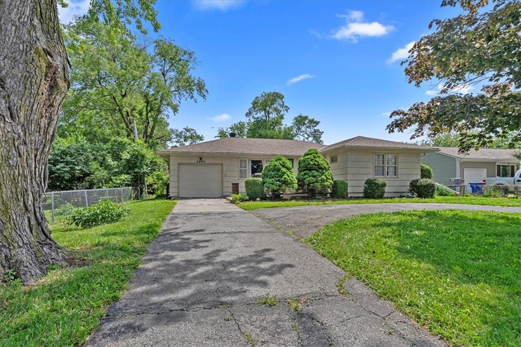 4305 Doctor Greaves Road Property Photo 1