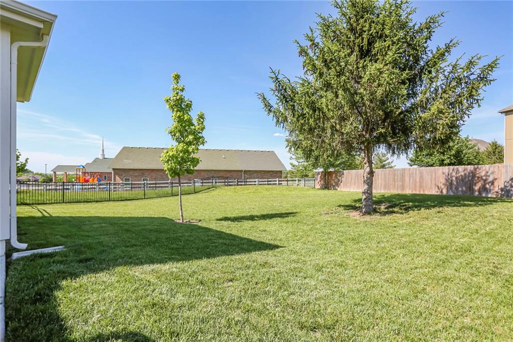 27614 E Red Fox Street Property Photo 29