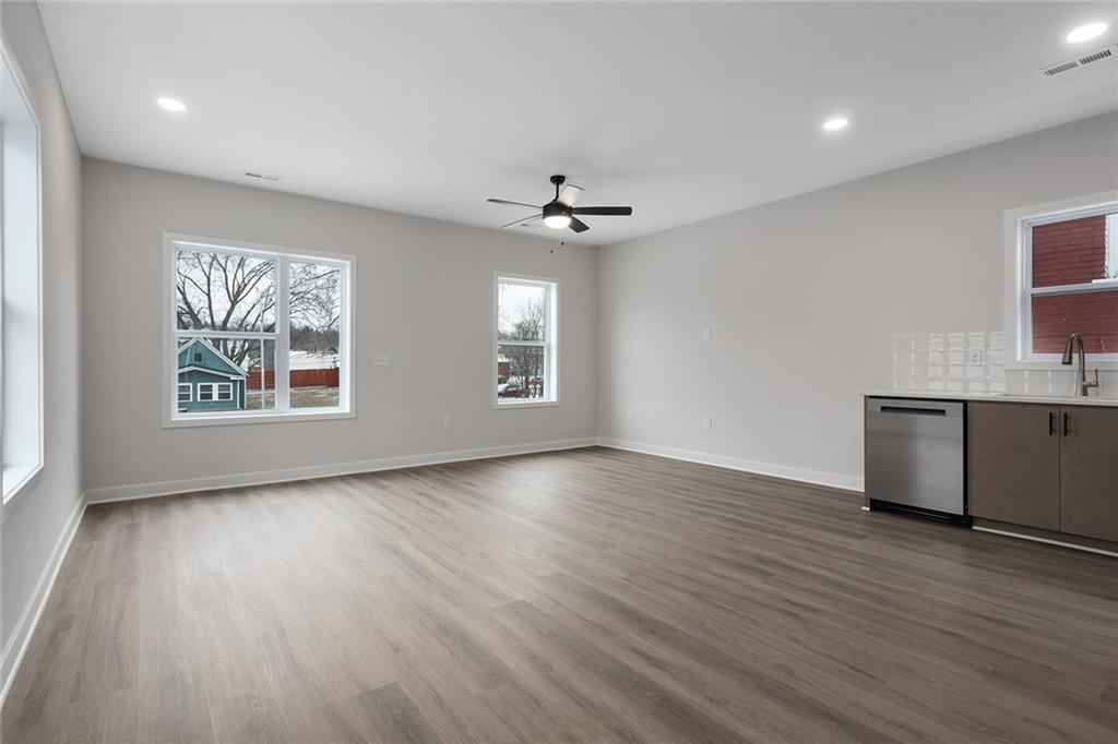 4527 Forest Avenue Property Photo 6
