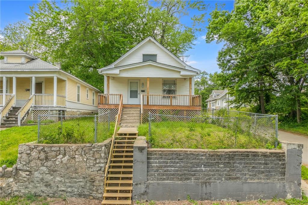 1900 Kensington Avenue Property Photo