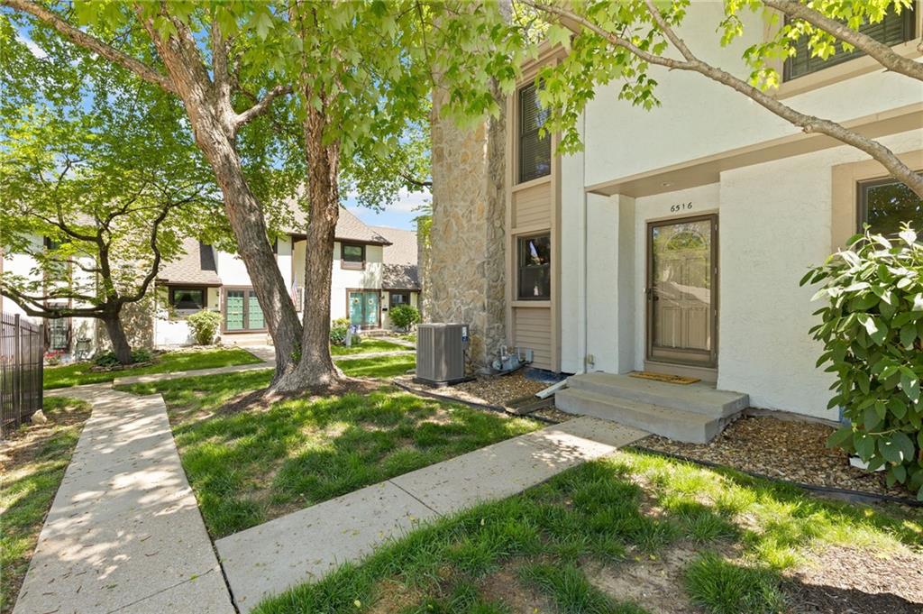 6516 W 49th Street Property Photo 1