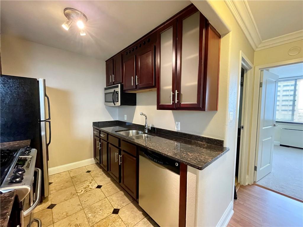 700 E 8th Street Property Photo