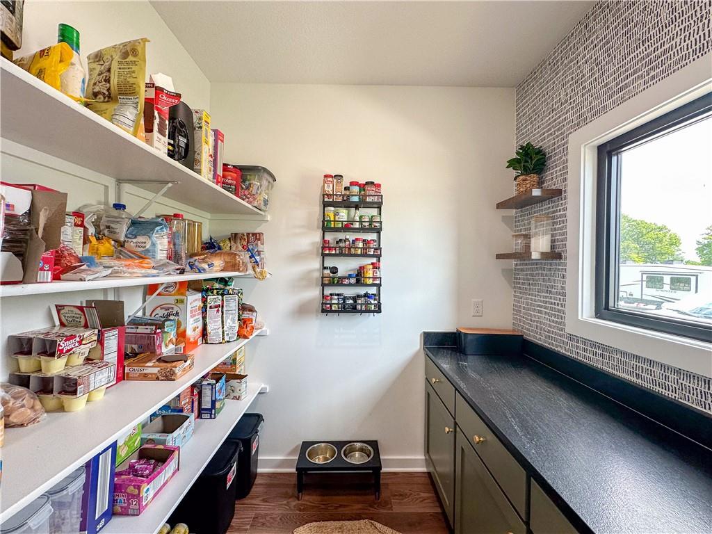 1301 Larson Avenue Property Photo 10