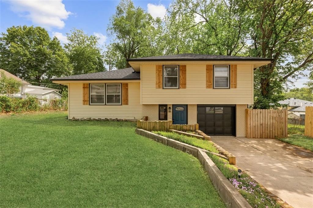 5013 Ne 45th Street Property Photo