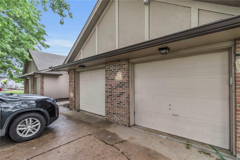 109 N Crest 111,113, 115 Drive Property Photo 1