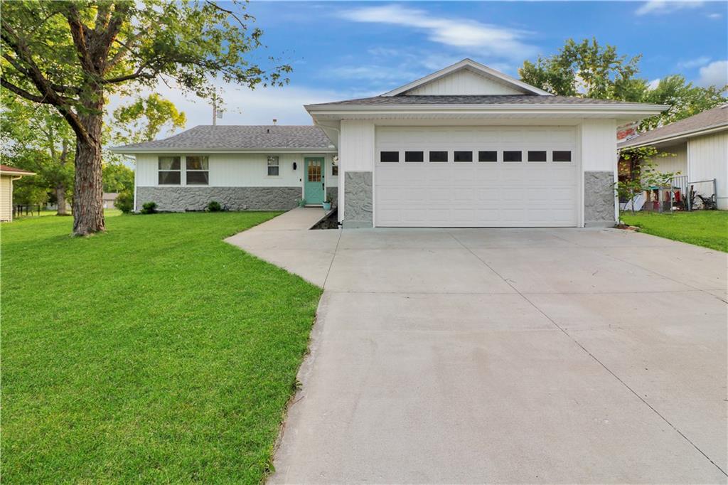 915 Ridge Drive Property Photo