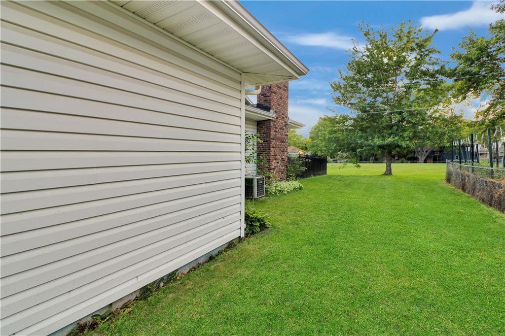 915 Ridge Drive Property Photo 4