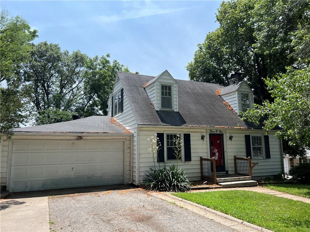 305 Linn Street Property Photo 1
