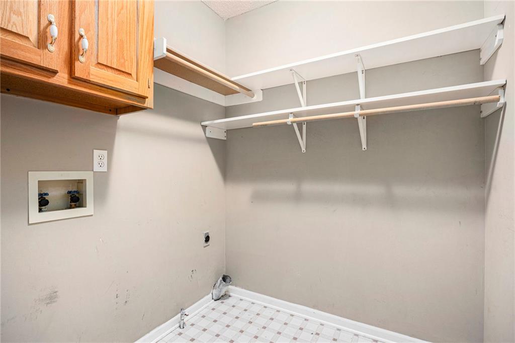 7001 W 157th Terrace Property Photo 19