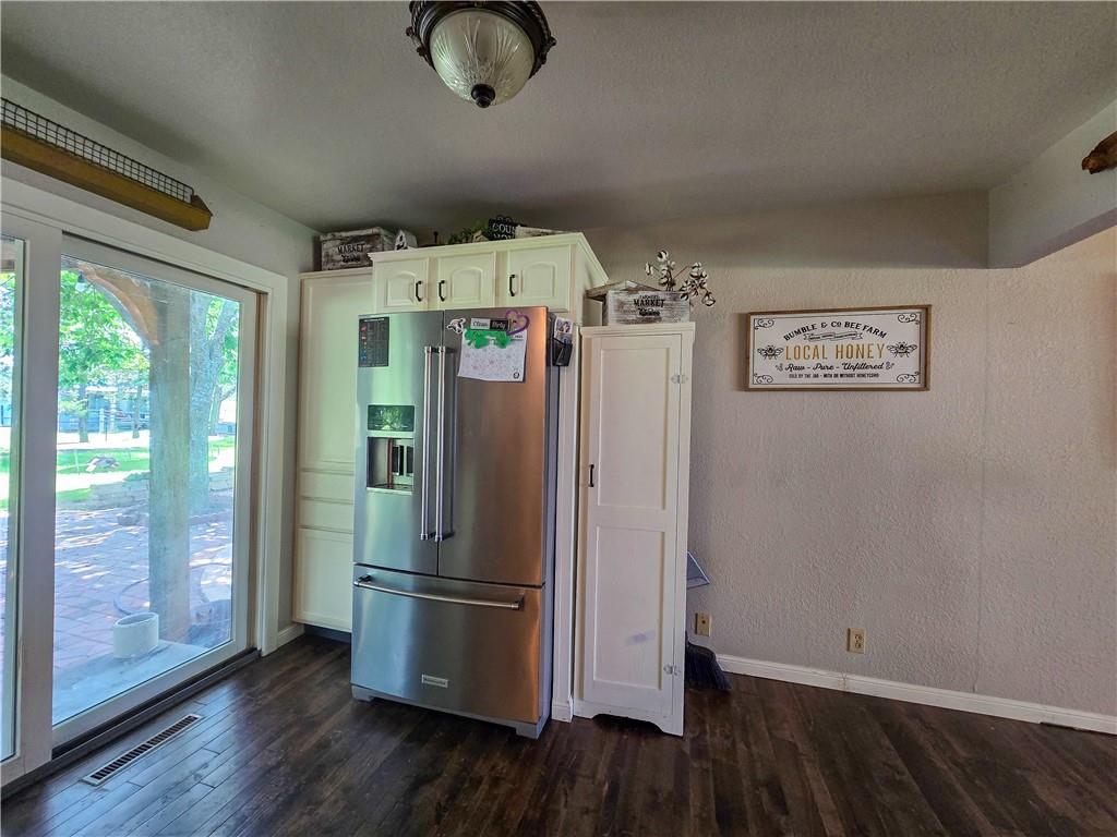 1067 56 Highway Property Photo 8