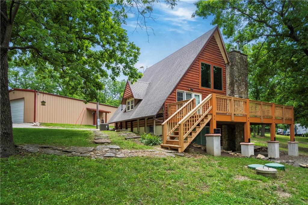 429 Se Lakeside Drive Property Photo 1