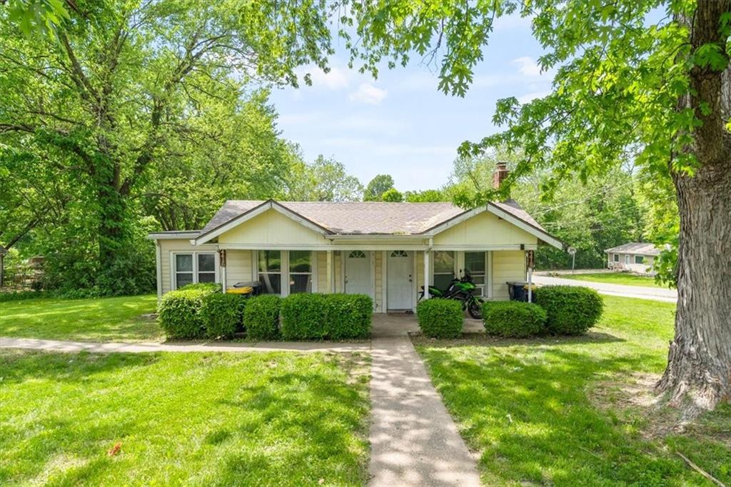 4416 N Cypress Avenue Property Photo