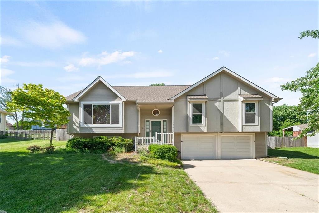11246 Lakeview Drive Property Photo 1