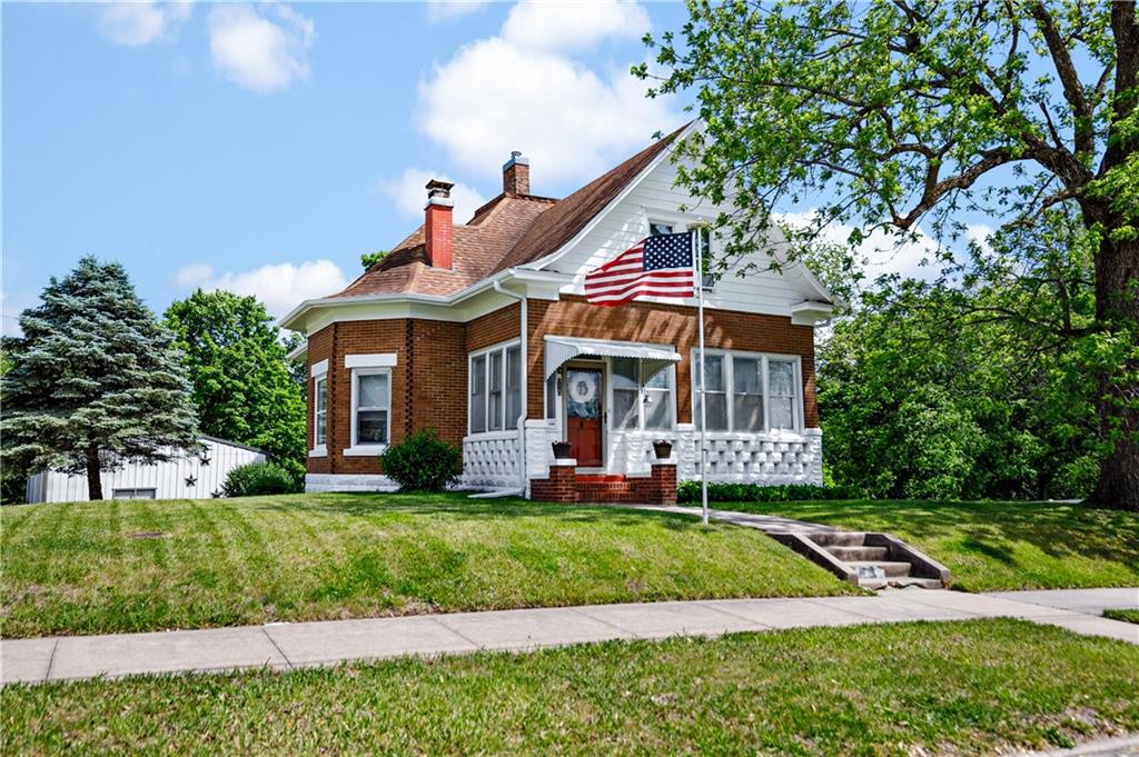 220 S Main Street Property Photo 1