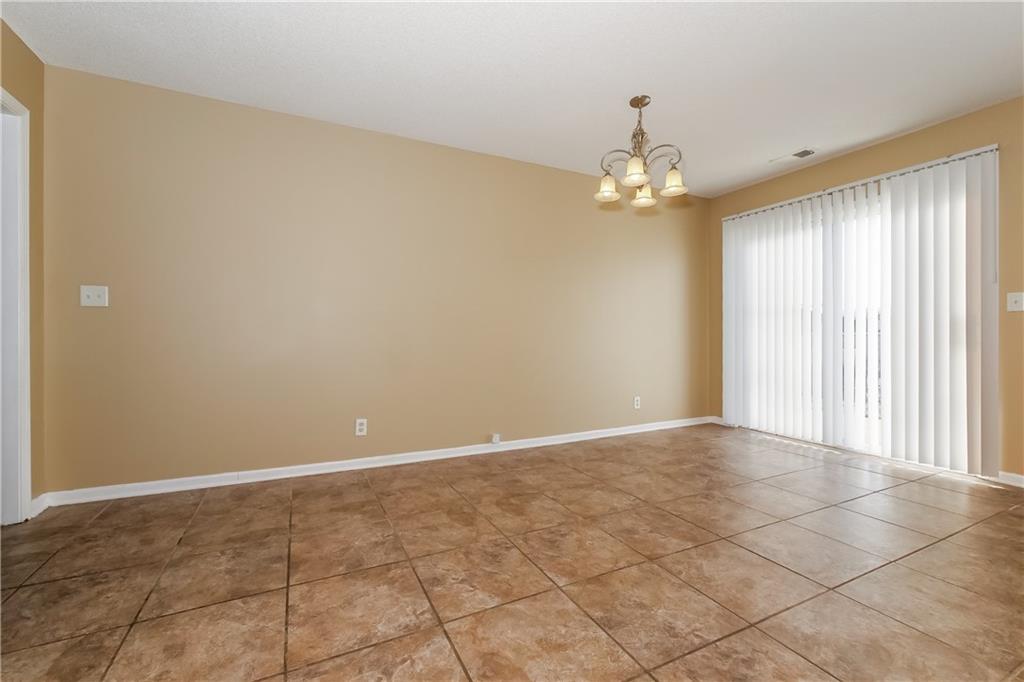 735 Seminole Court Property Photo 6