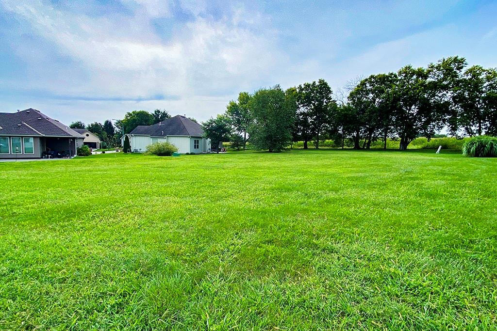 303 Crestview Court Property Photo