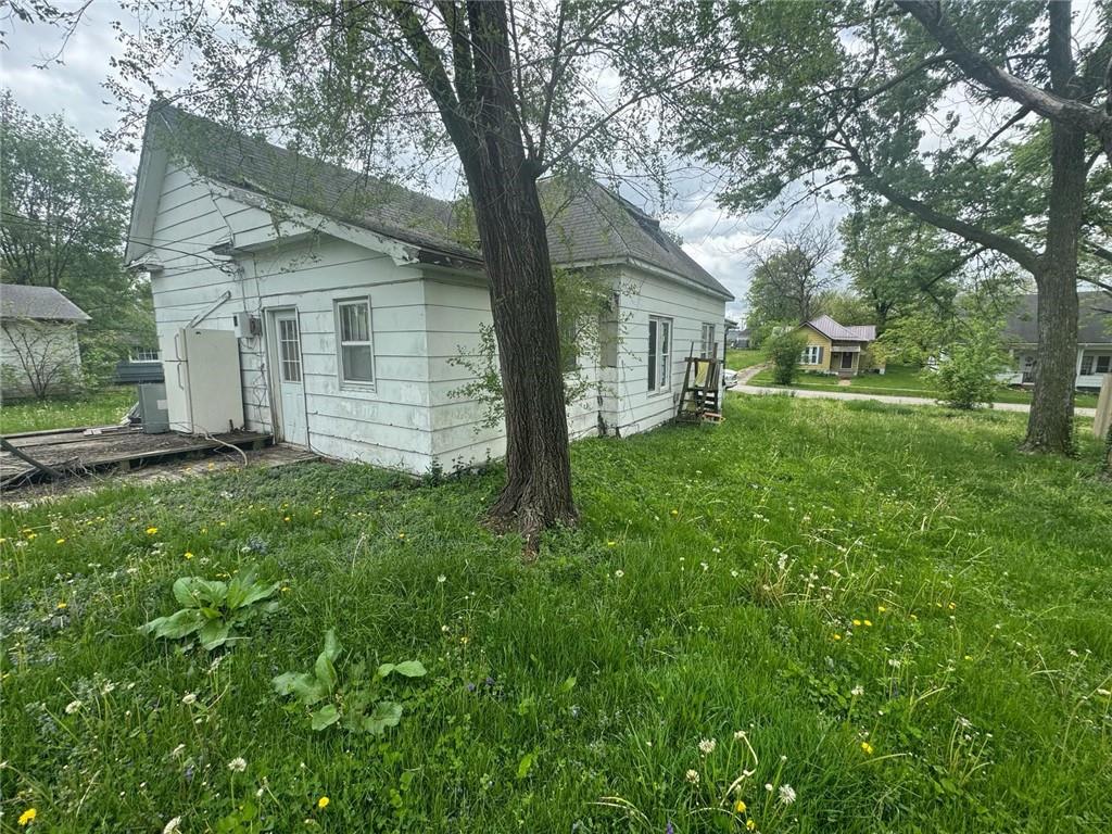 121 E Truman Street Property Photo 1