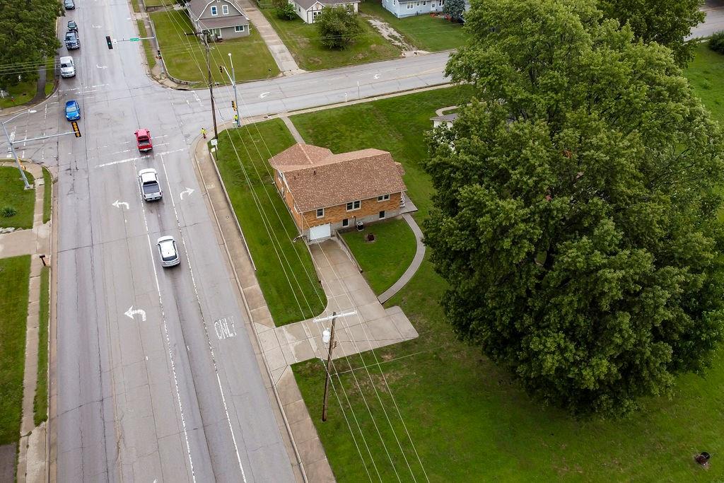 911 Limit Street Property Photo 7