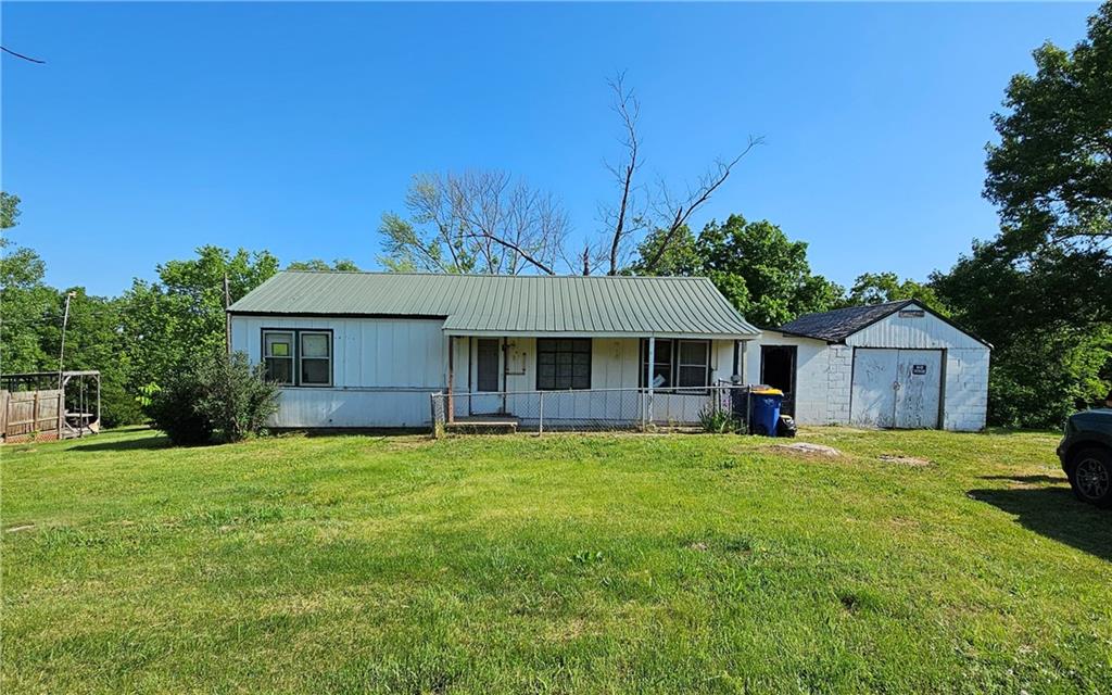 30720 W 83rd Street Property Photo 1