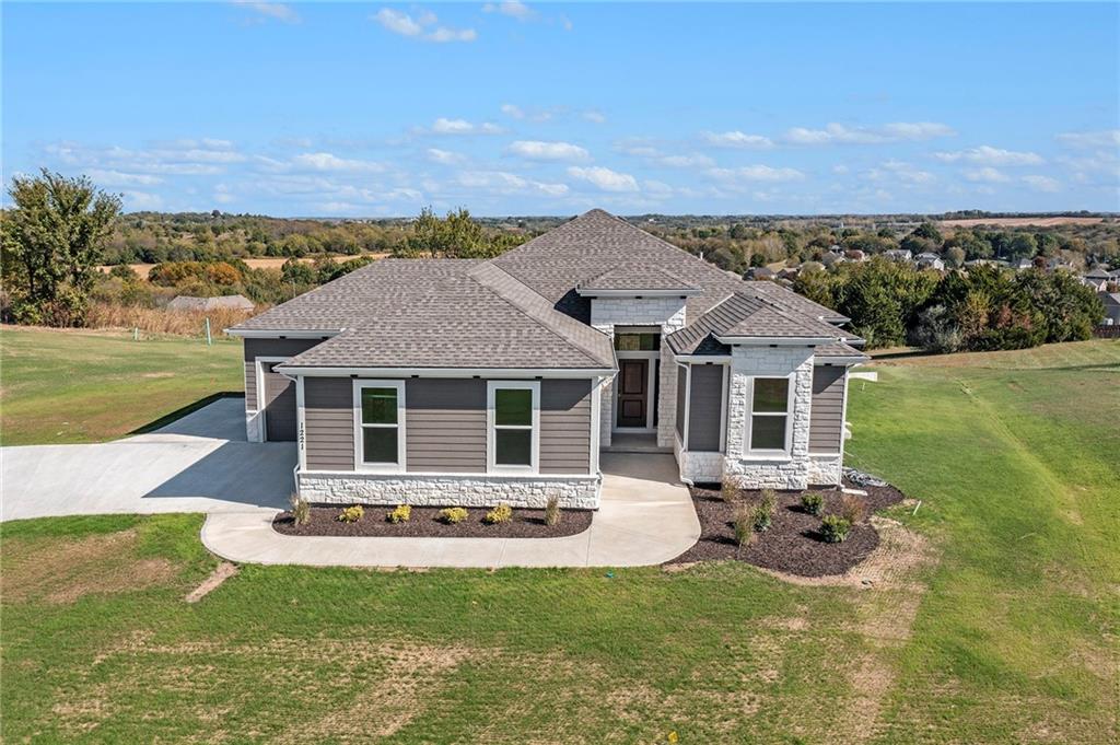 1221 S Desoto Road Property Photo 1