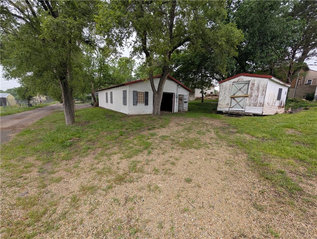 303 N Main Street Property Photo 2