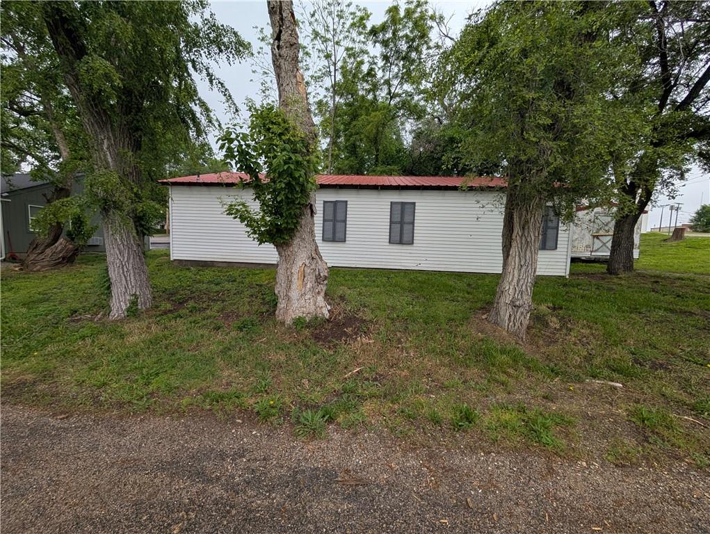 303 N Main Street Property Photo 3