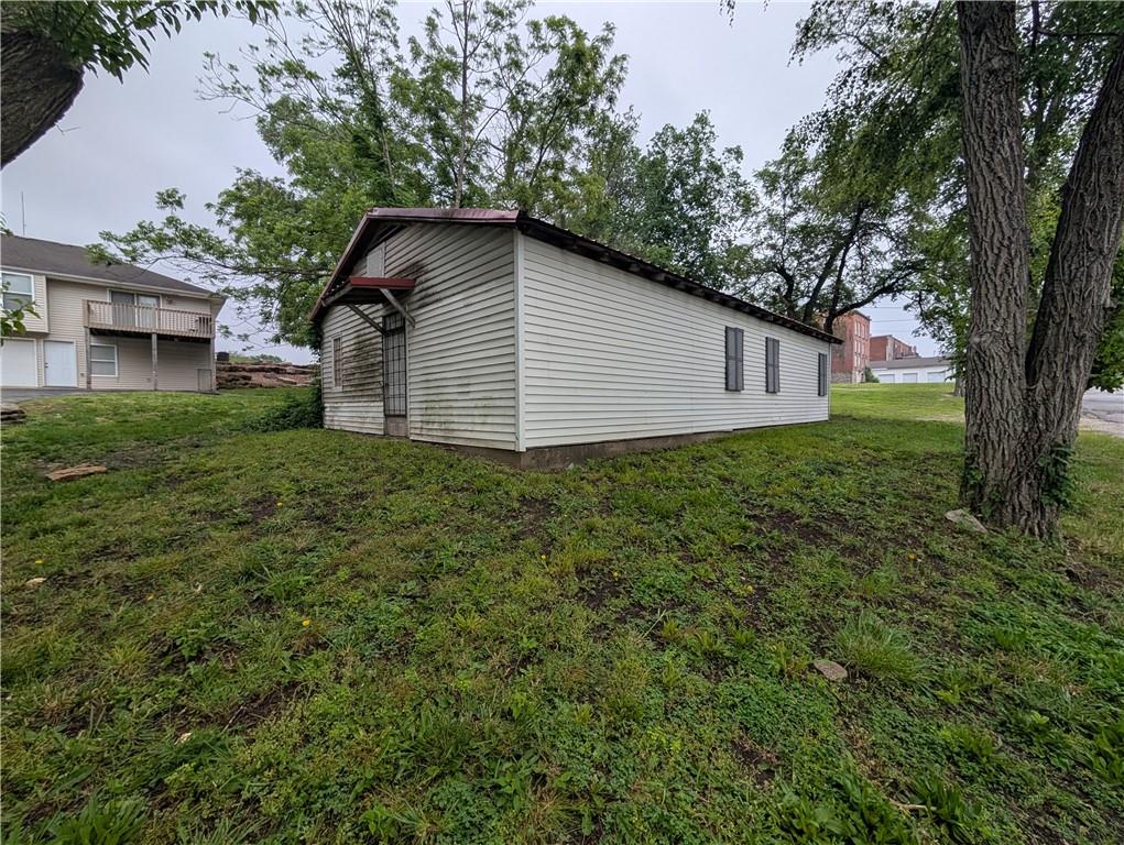 303 N Main Street Property Photo 4