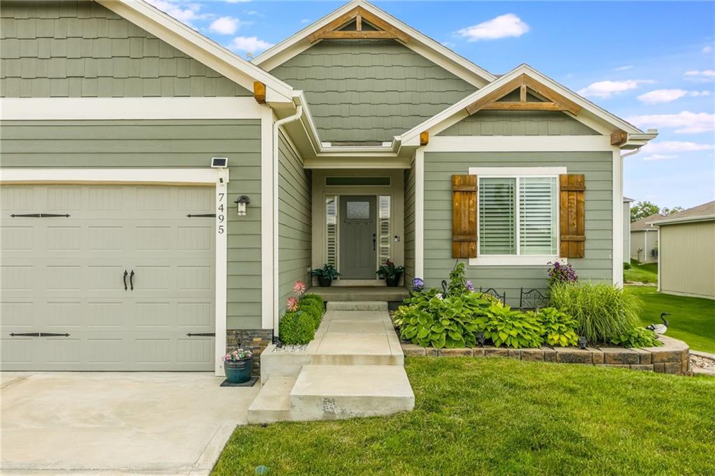 7495 Nw Chambers Court Property Photo 1