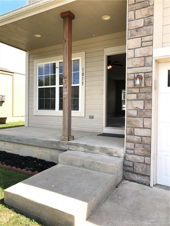 1015 Tamarisk Drive Property Photo 1