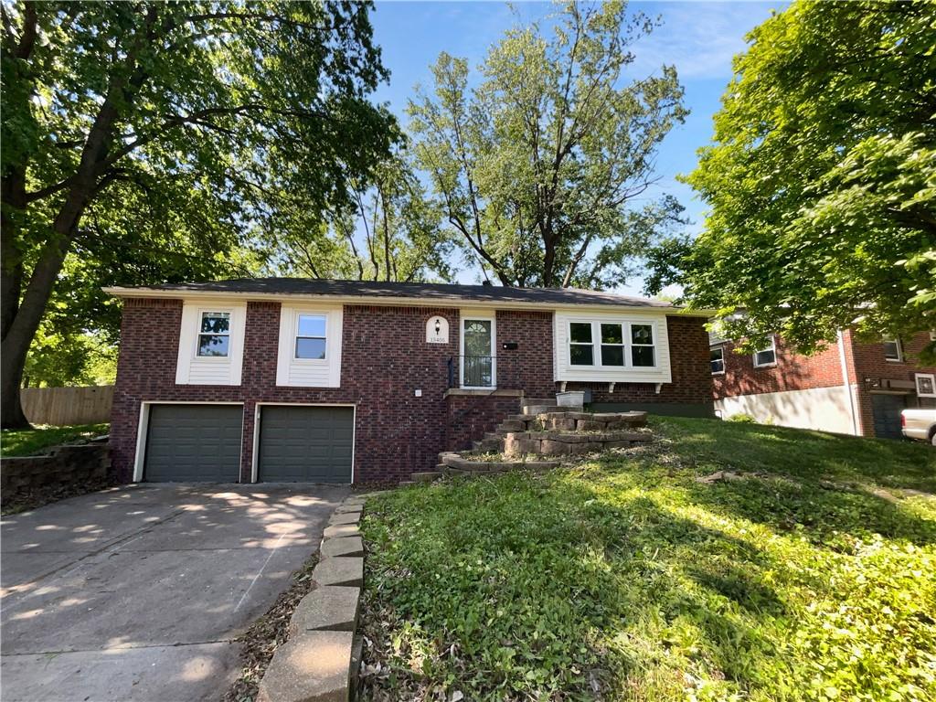 15405 E 40th Street Property Photo 1