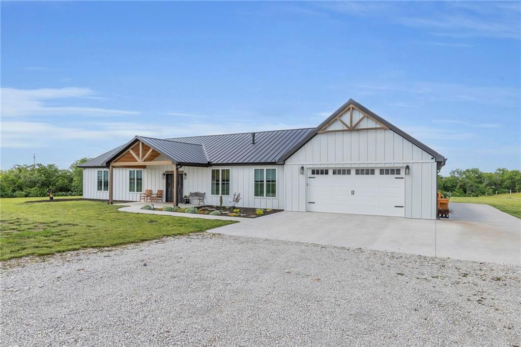 2363 Bainbridge Road Property Photo